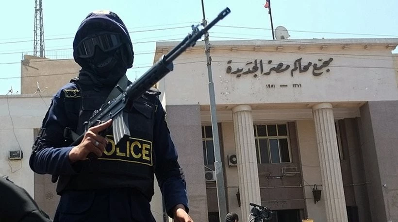 Αίγυπτος: 4 στρατιωτικοί και 10 τζιχαντιστές σκοτώθηκαν στο Σινά